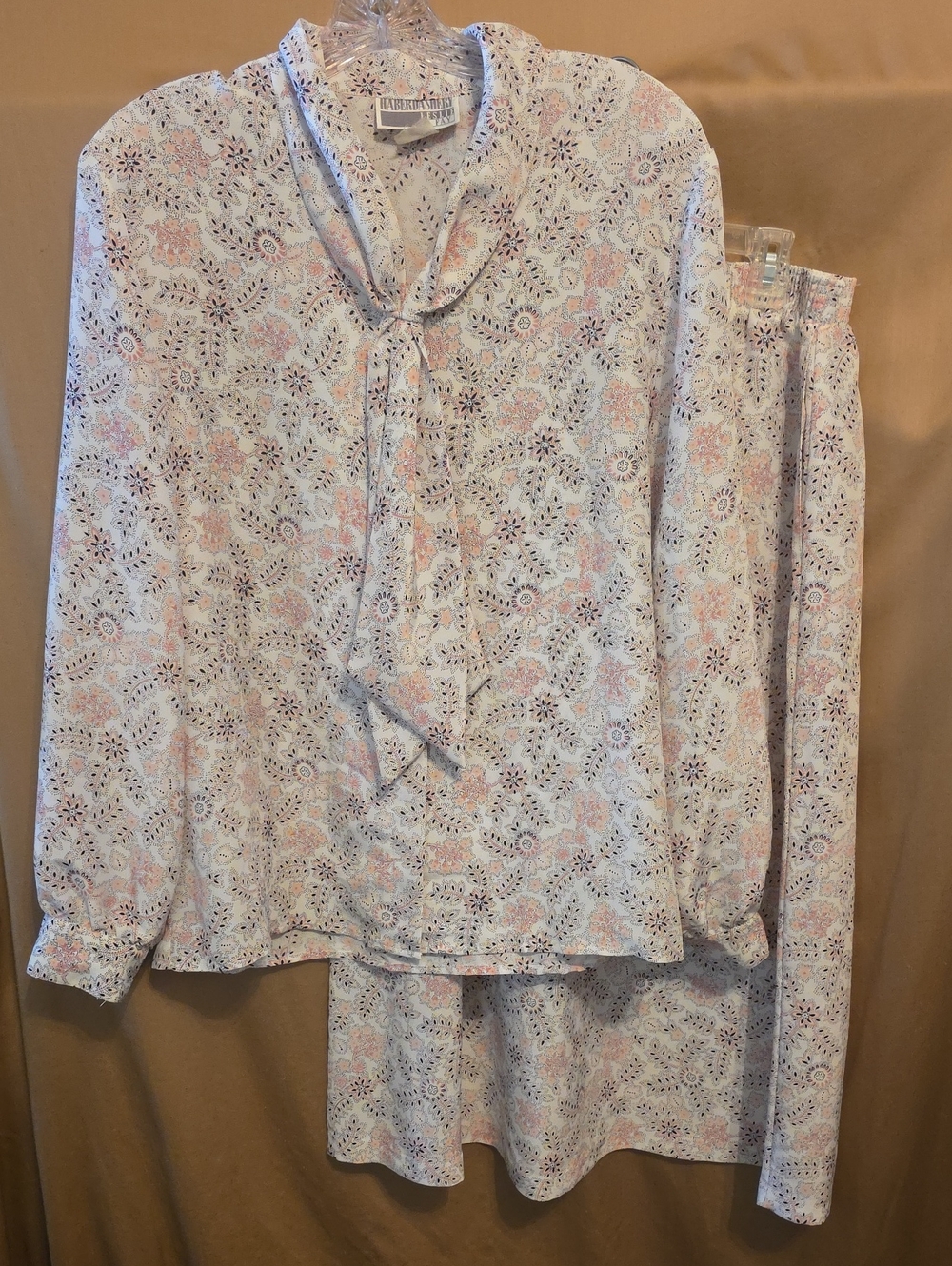 Ladies' 2 Piece Outfit 16
